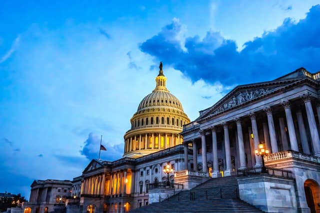 Fed Minutes Reveal Rare Split on Rate Path